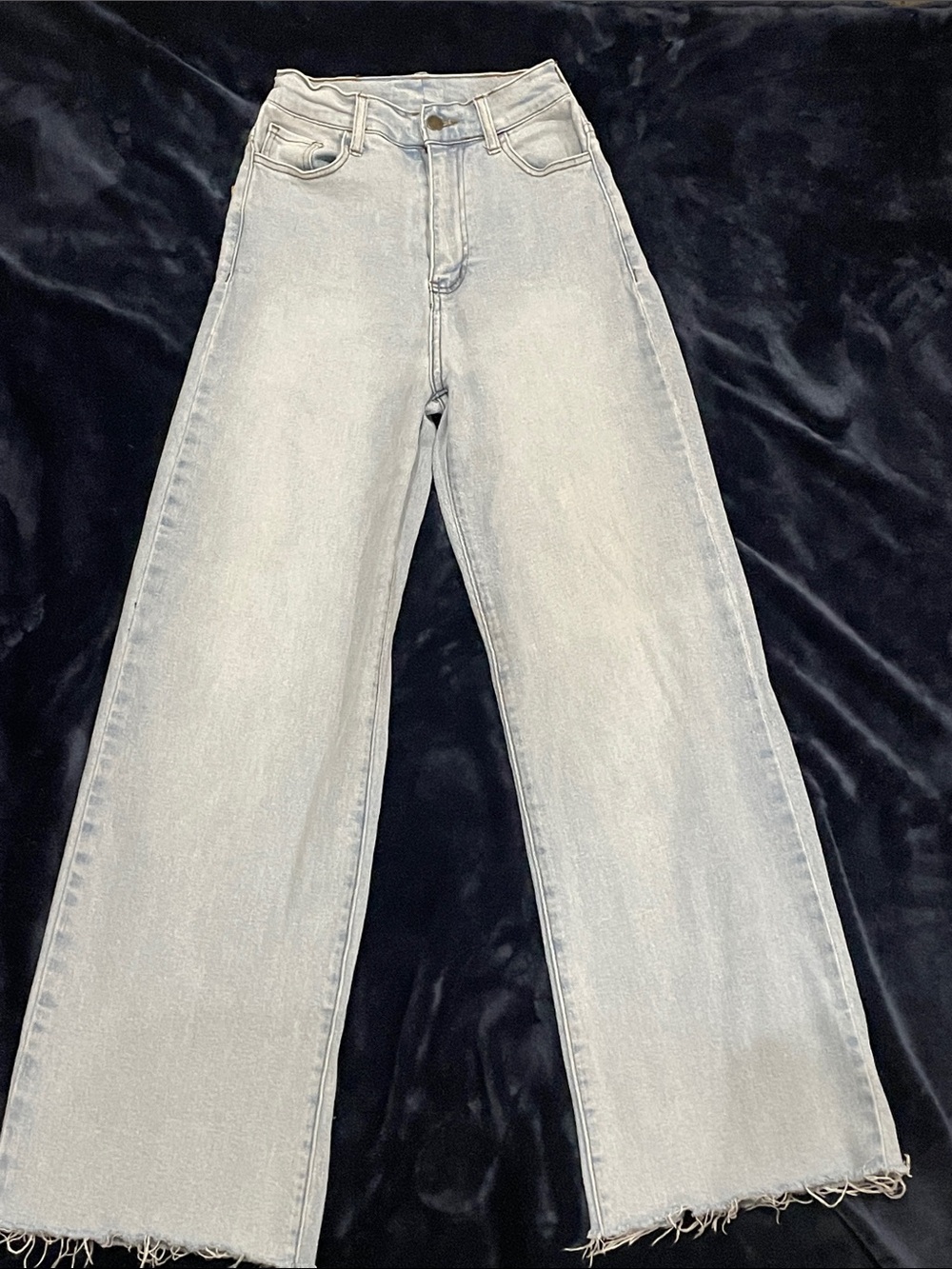 Vibrant MIU 90s baby Light Blue wide Leg Jeans/ size 25
